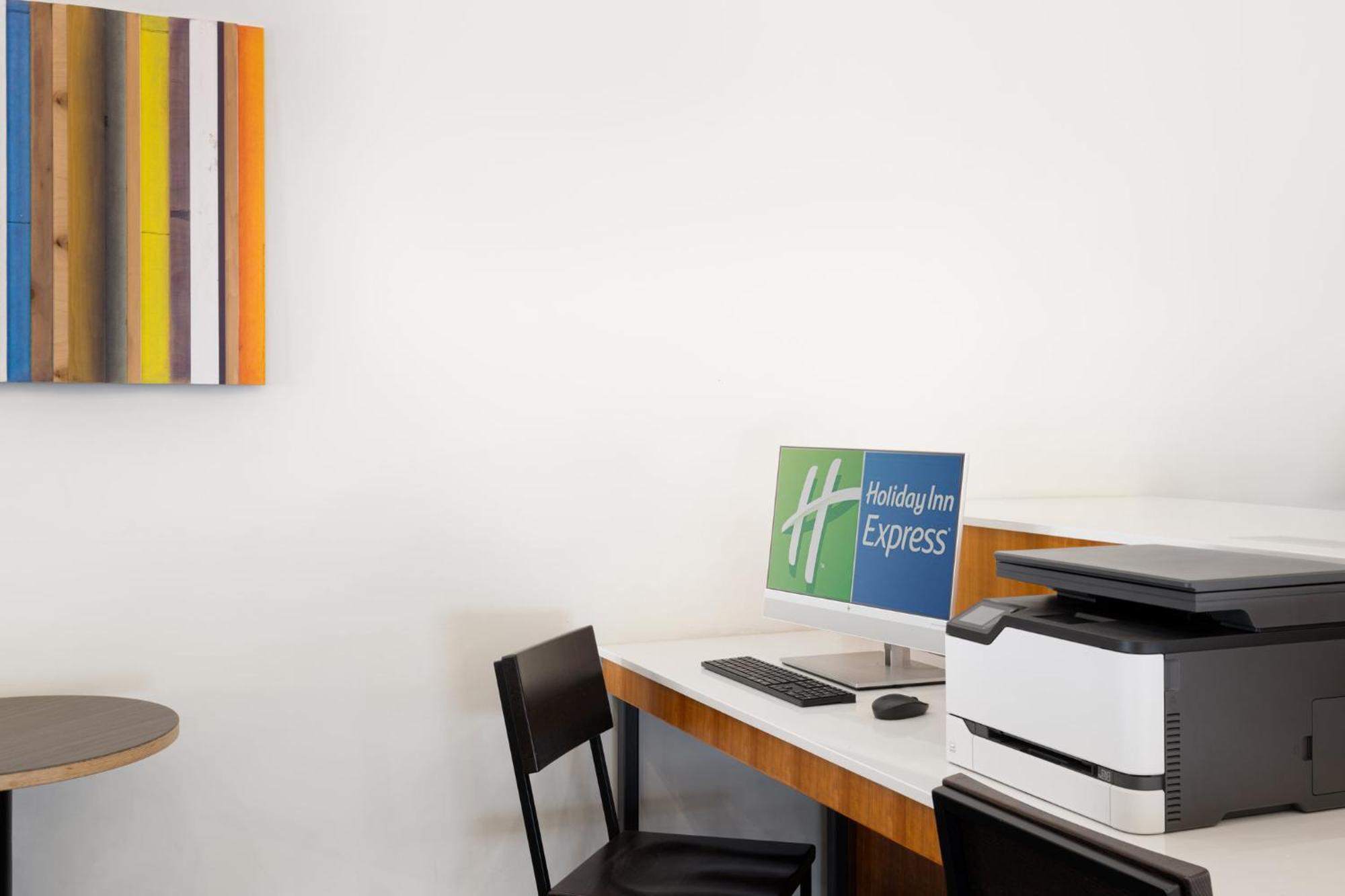 Holiday Inn Express - Spring Hill By Ihg Extérieur photo