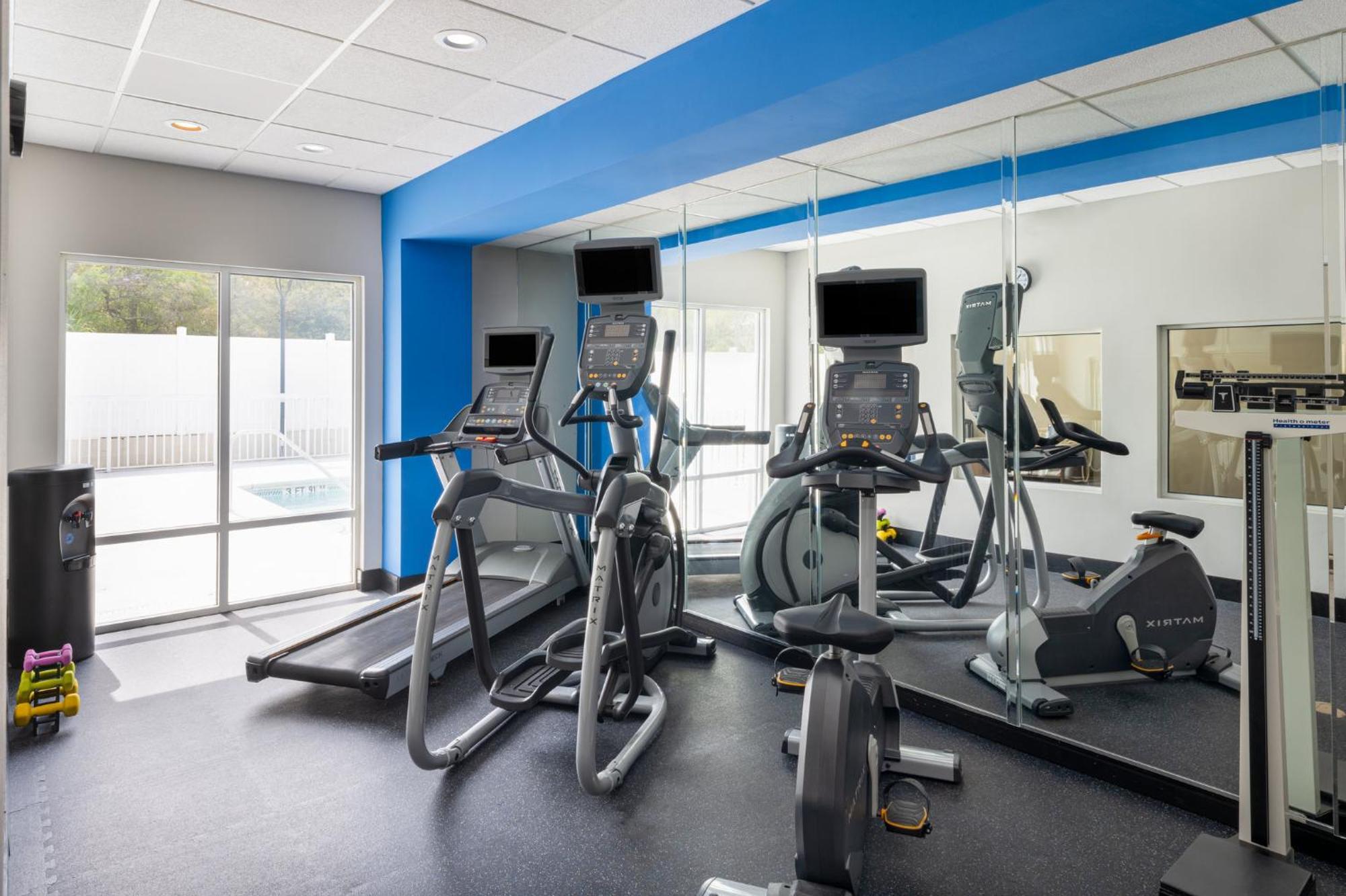 Holiday Inn Express - Spring Hill By Ihg Extérieur photo