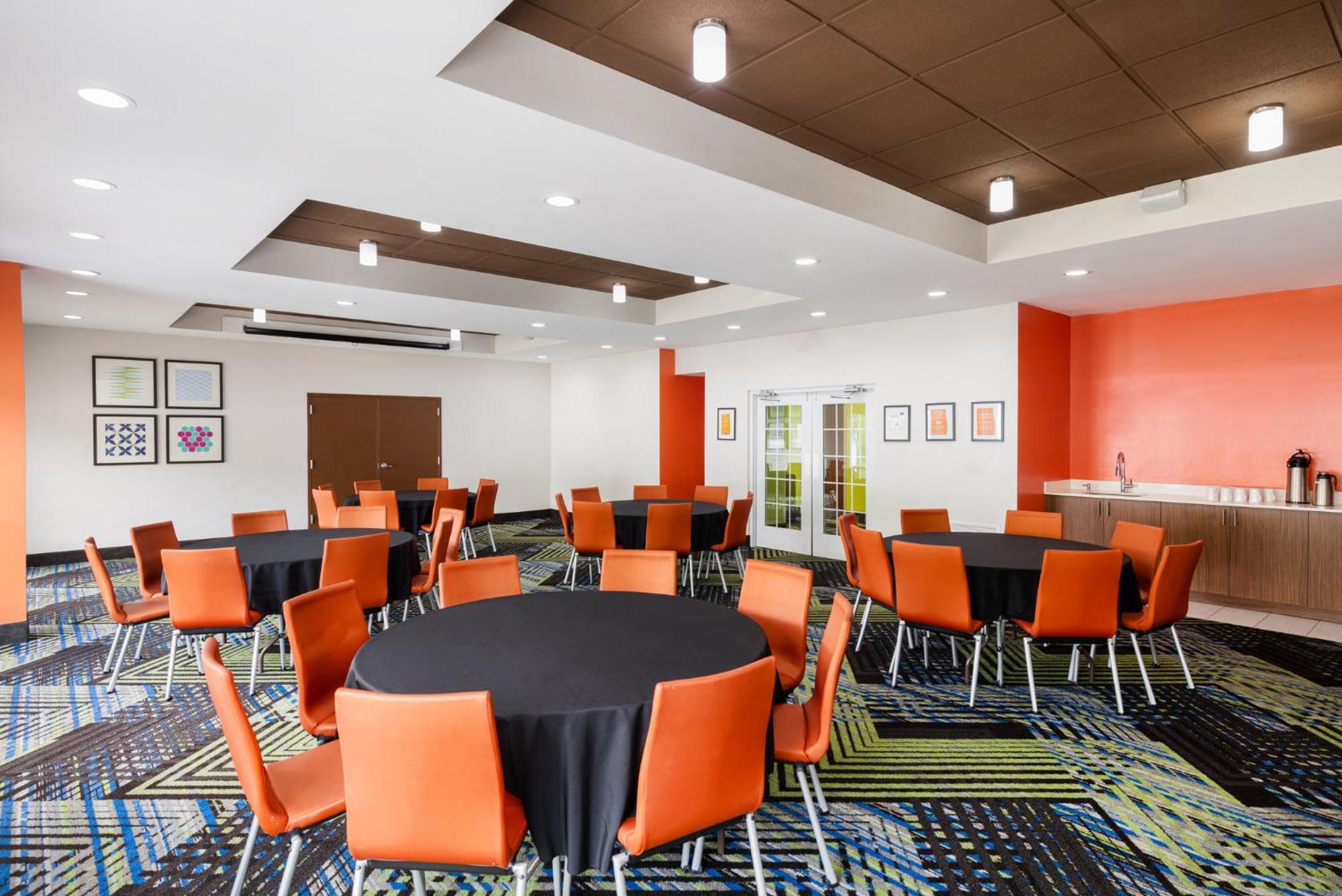 Holiday Inn Express - Spring Hill By Ihg Extérieur photo