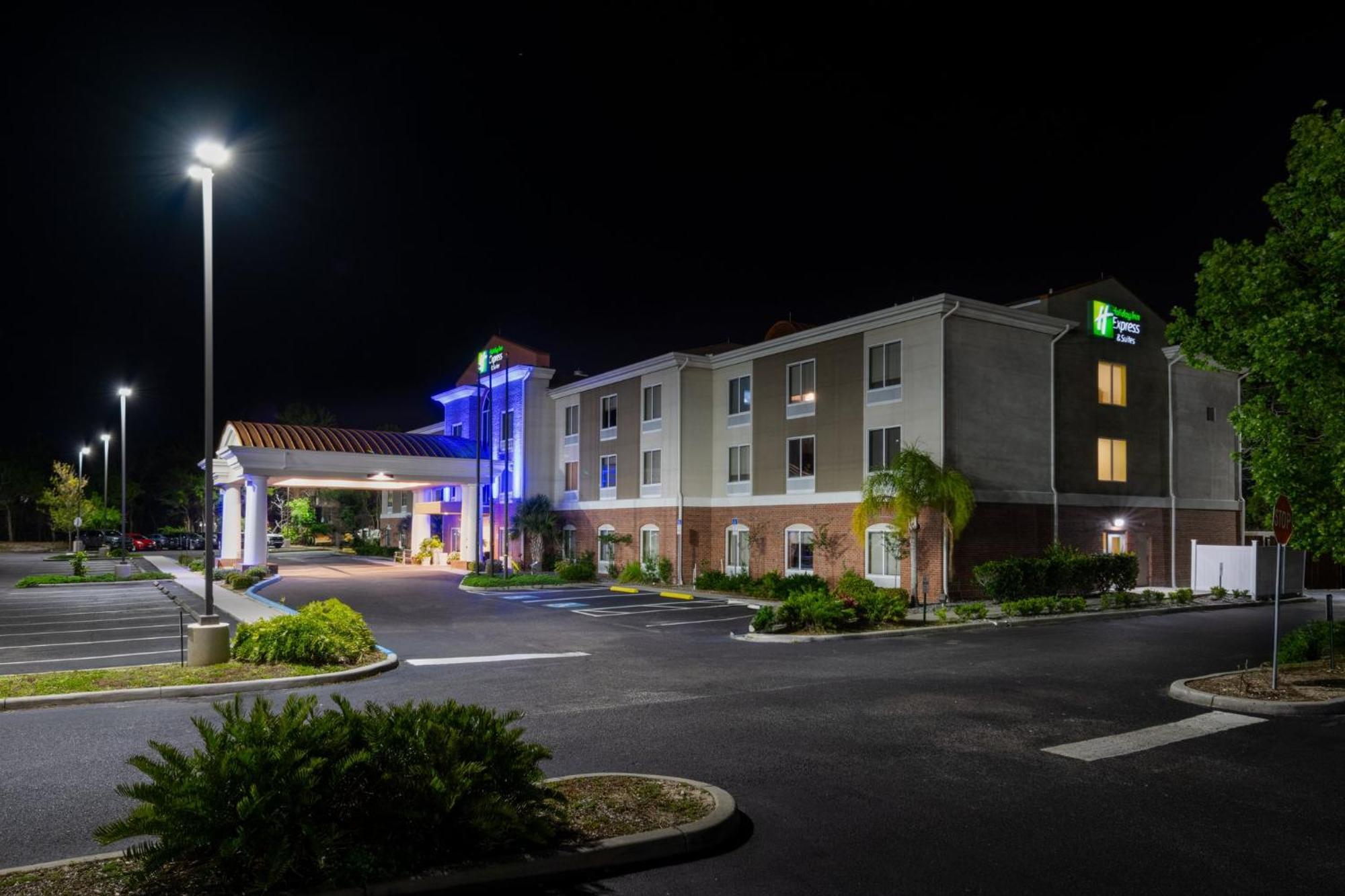 Holiday Inn Express - Spring Hill By Ihg Extérieur photo