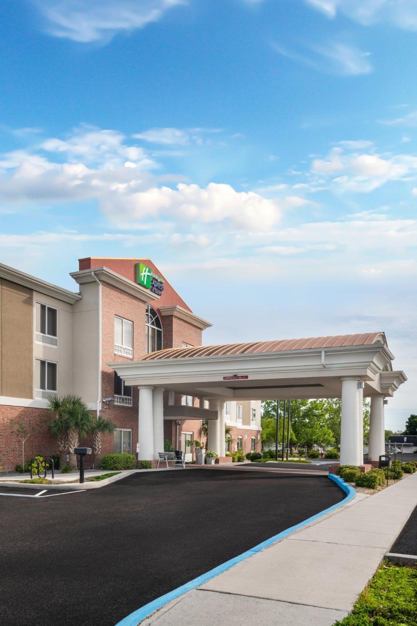 Holiday Inn Express - Spring Hill By Ihg Extérieur photo